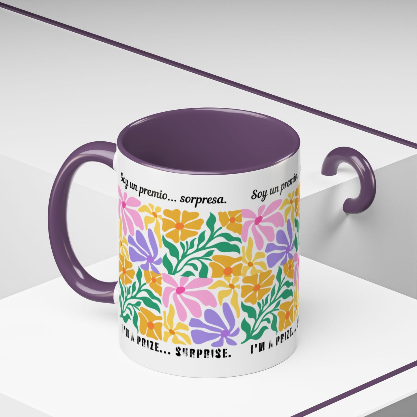 Floral "Soy un premio... sorpresa" Accent Coffee Mug — Colorful Spanish Quote 11/15oz