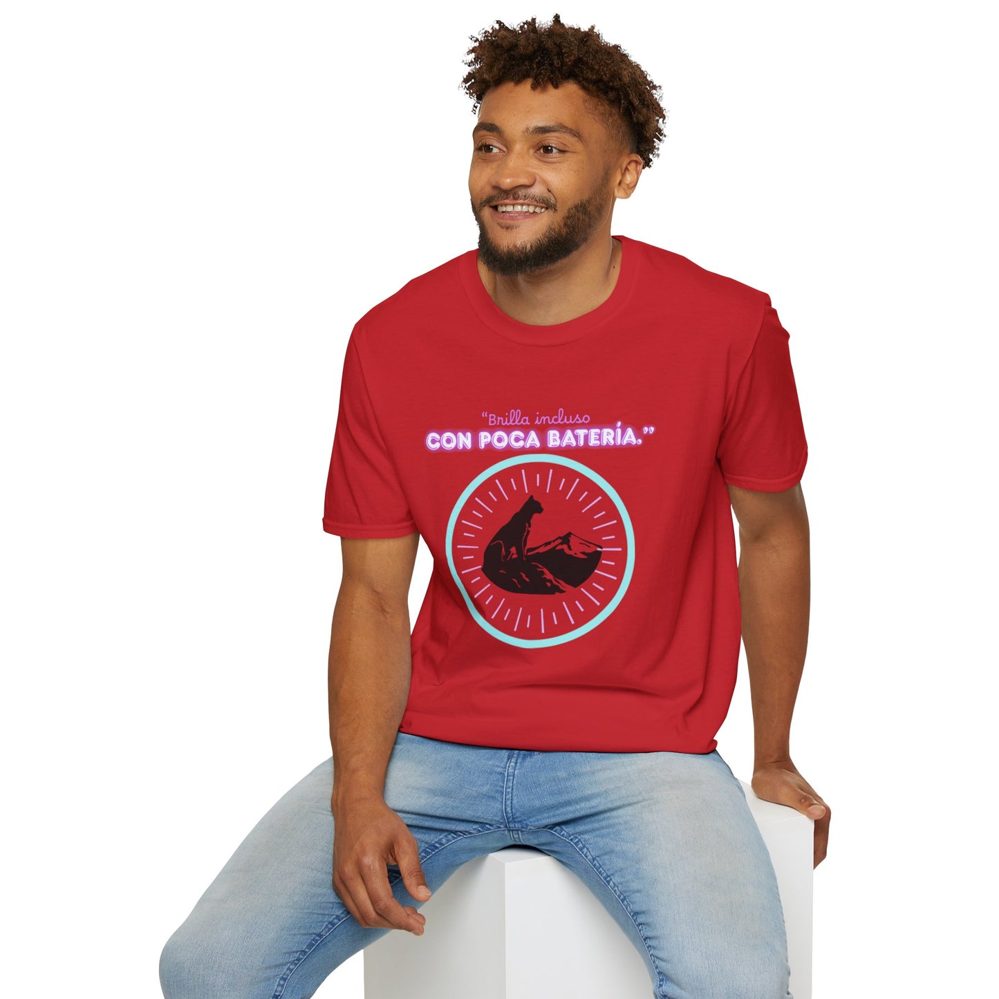 t-shirt Cat Nap Vibes T-Shirt — "Brilla incluso con poca batería" Graphic Tee
