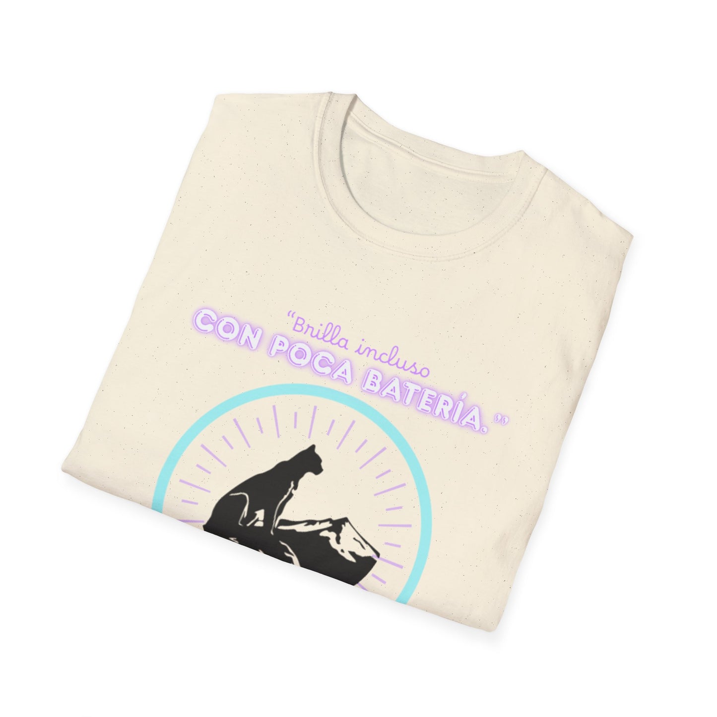 t-shirt Cat Nap Vibes T-Shirt — "Brilla incluso con poca batería" Graphic Tee
