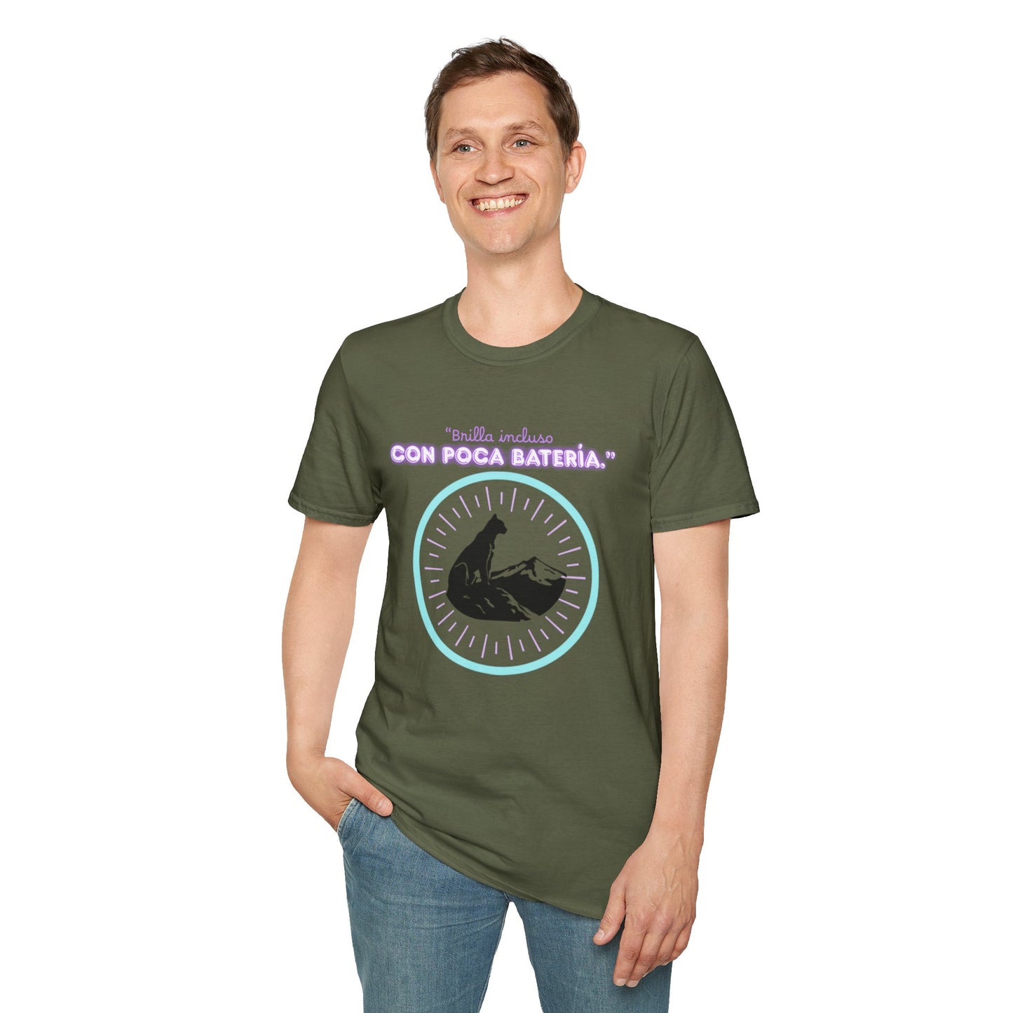 t-shirt Cat Nap Vibes T-Shirt — "Brilla incluso con poca batería" Graphic Tee