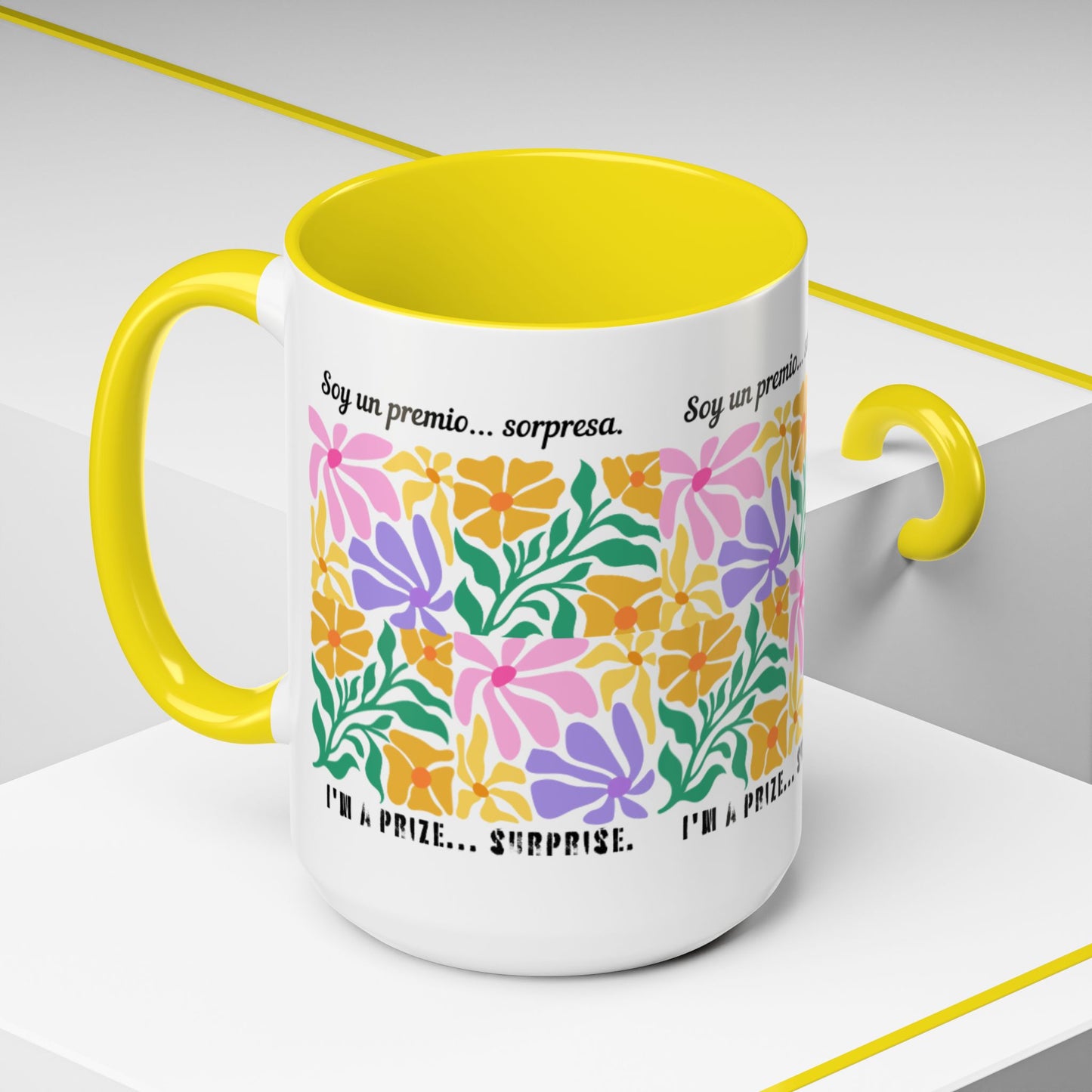 Floral "Soy un premio... sorpresa" Accent Coffee Mug — Colorful Spanish Quote 11/15oz